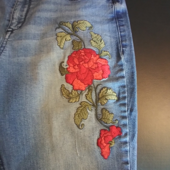 Vintage America Embroidered Blue Jeans with Red Floral Design Bestie Jean Denim - Picture 9 of 10